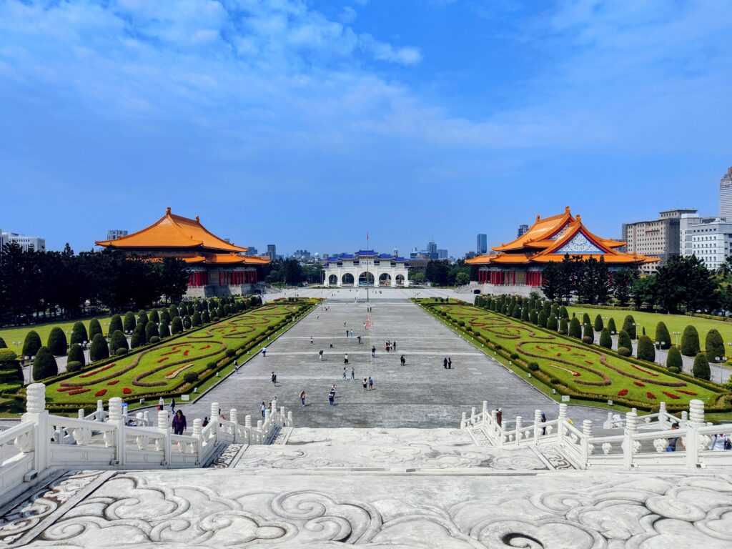 Chiang Kai-shek Memorial Hall - millennial duo - 5